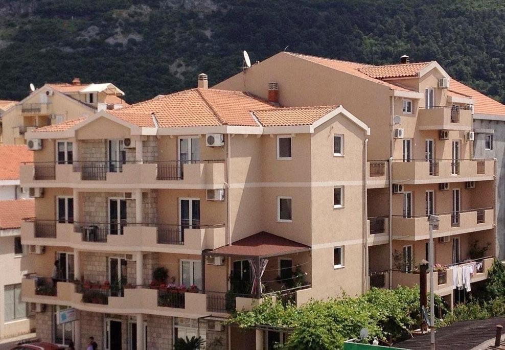 Apartmani Goran I Jelena Zec Budva Exterior foto